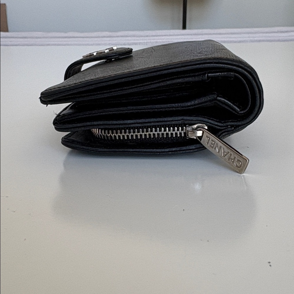 CHANEL Black Wallet with Silver Logo - Picture 6 of 11